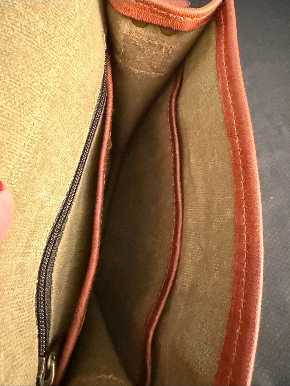 KOMALS Passion Leather Men’s Crossbody Messenger Bag in Tan Leather
